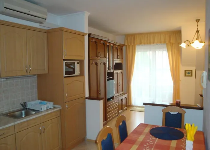 Apartment Holiv *